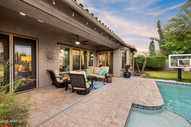 2445 W WILDHORSE Drive, Chandler, AZ 85286