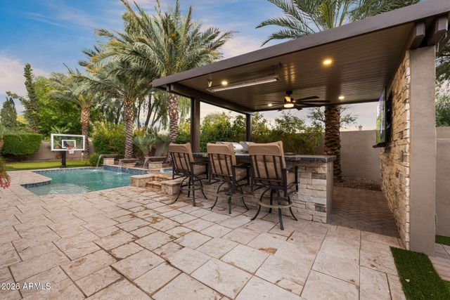 2445 W WILDHORSE Drive, Chandler, AZ 85286