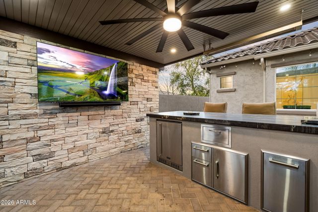 2445 W WILDHORSE Drive, Chandler, AZ 85286