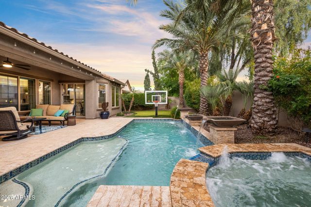 2445 W WILDHORSE Drive, Chandler, AZ 85286