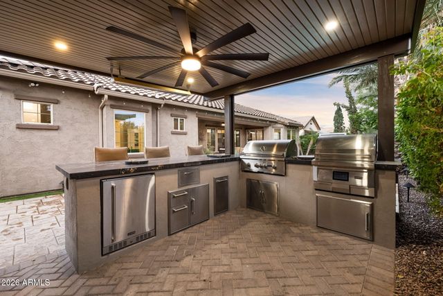 2445 W WILDHORSE Drive, Chandler, AZ 85286