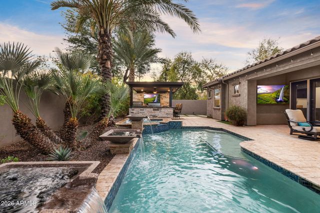 2445 W WILDHORSE Drive, Chandler, AZ 85286