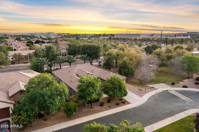 2445 W WILDHORSE Drive, Chandler, AZ 85286