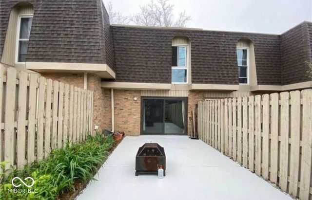 7453 Country Brook Drive, Indianapolis, IN 46260