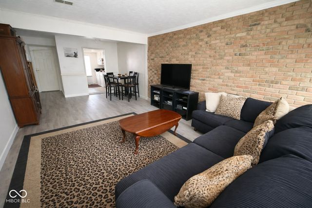 7453 Country Brook Drive, Indianapolis, IN 46260