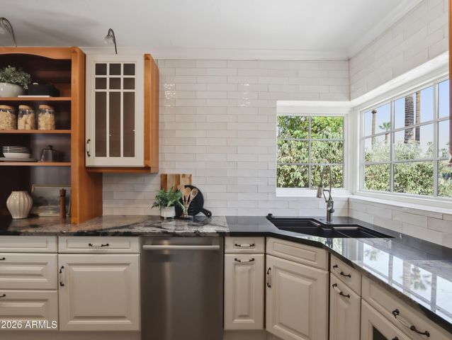 1322 W PALM Lane, Phoenix, AZ 85007