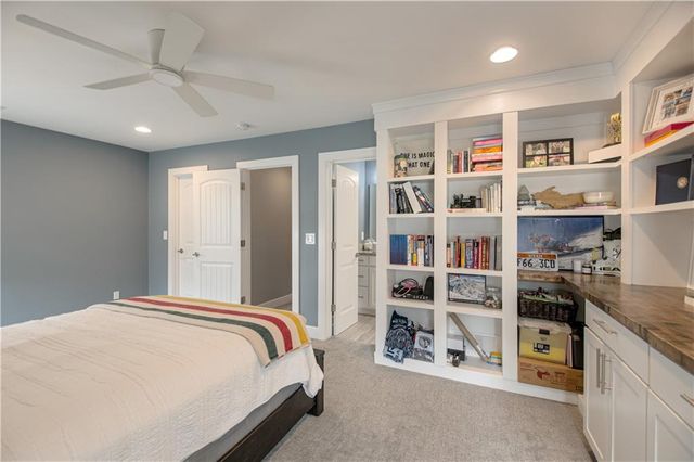 2546 Tracy Avenue, Kansas City, MO 64108