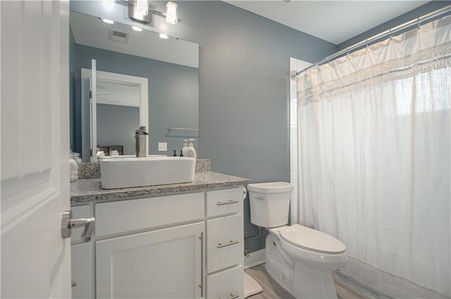 2546 Tracy Avenue, Kansas City, MO 64108