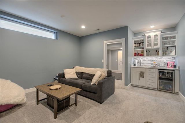 2546 Tracy Avenue, Kansas City, MO 64108