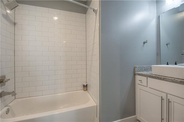 2546 Tracy Avenue, Kansas City, MO 64108