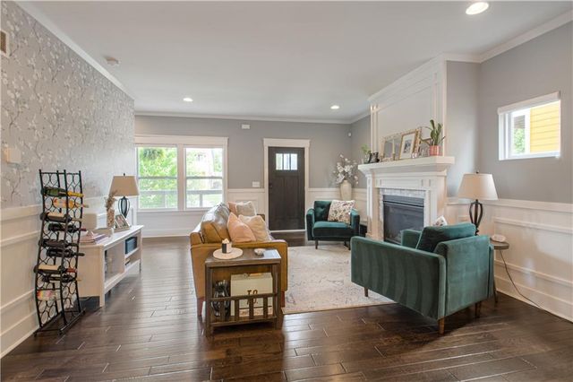 2546 Tracy Avenue, Kansas City, MO 64108