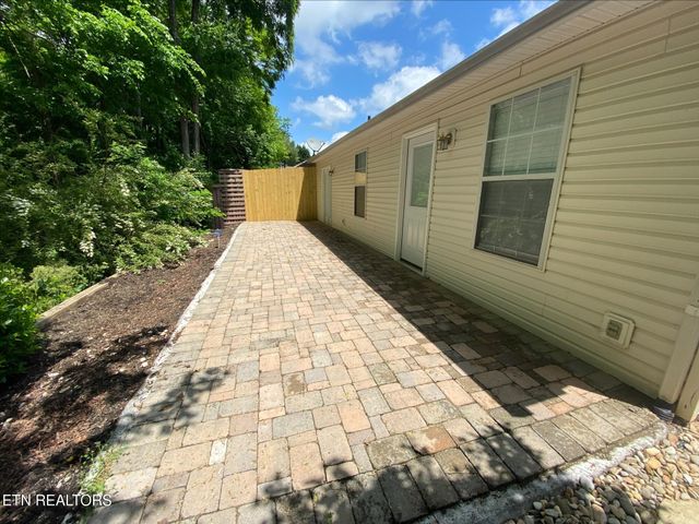 10133 Bellflower Way, Knoxville, TN 37932