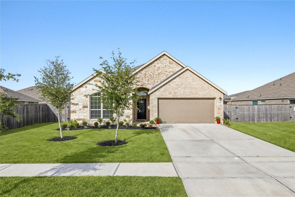9906 Keystone Meadow Place, Baytown, TX 77521