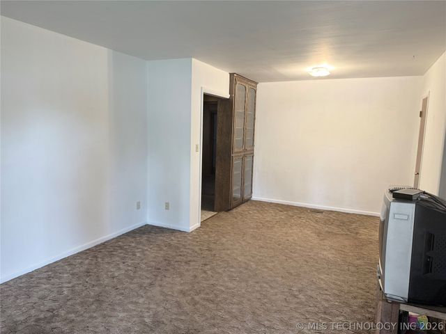 807 N C Avenue, Cleveland, OK 74020