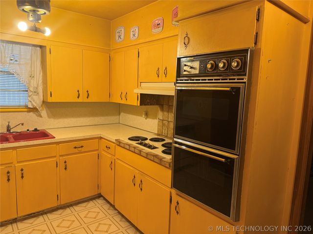 807 N C Avenue, Cleveland, OK 74020