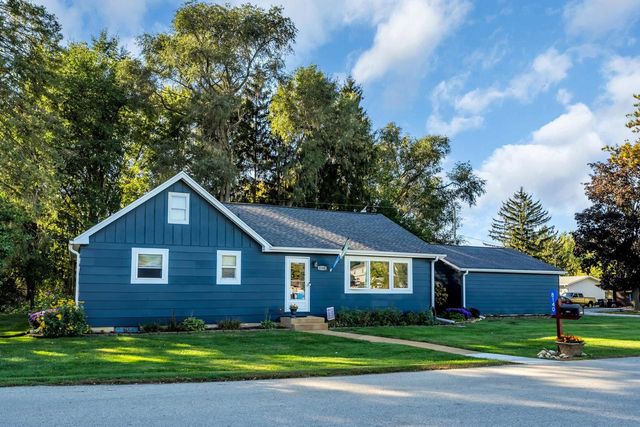 8140 236th AVENUE, Salem, WI 53168