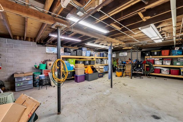 8140 236th AVENUE, Salem, WI 53168