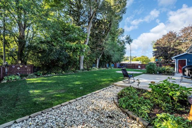 8140 236th AVENUE, Salem, WI 53168