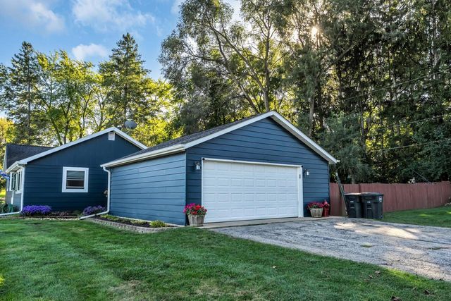 8140 236th AVENUE, Salem, WI 53168