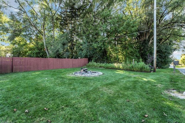 8140 236th AVENUE, Salem, WI 53168