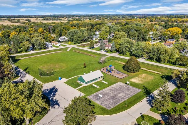 8140 236th AVENUE, Salem, WI 53168