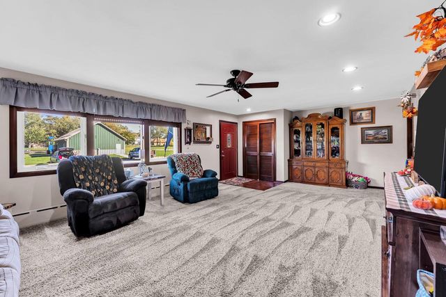 8140 236th AVENUE, Salem, WI 53168