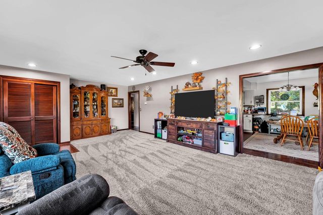 8140 236th AVENUE, Salem, WI 53168