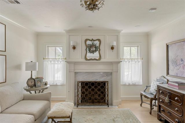 1122 Larchmont Lane, Oklahoma City, OK 73116
