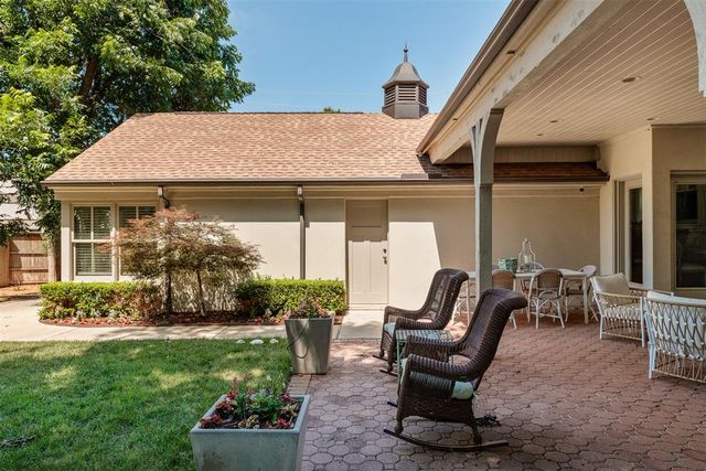 1122 Larchmont Lane, Oklahoma City, OK 73116