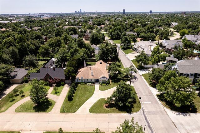1122 Larchmont Lane, Oklahoma City, OK 73116