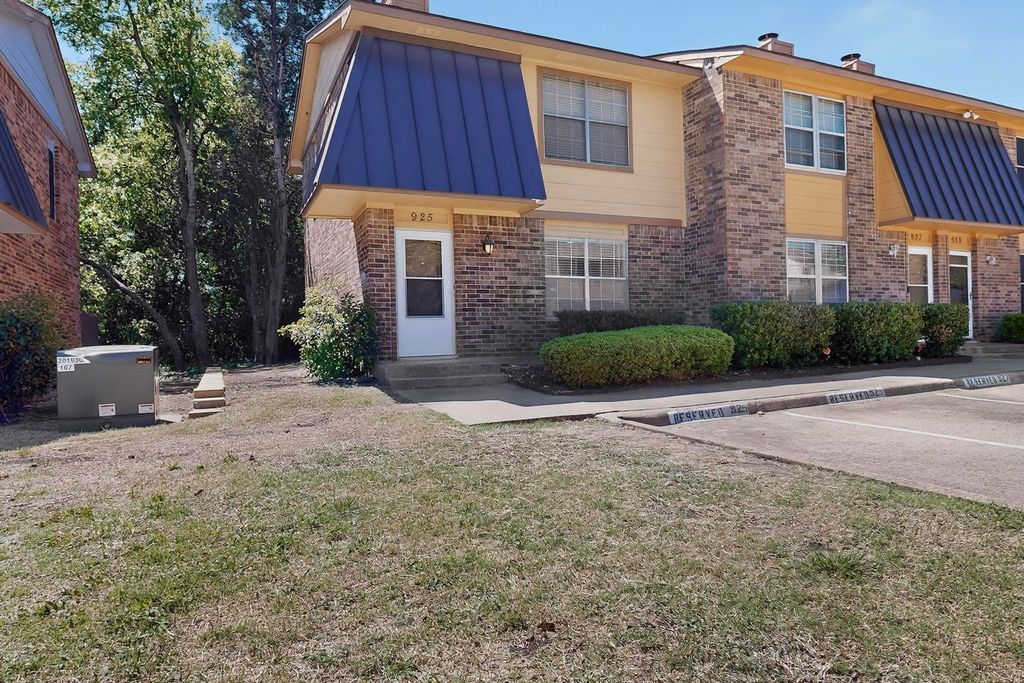 925 Cedar Terrace, Cedar Hill, TX 75104
