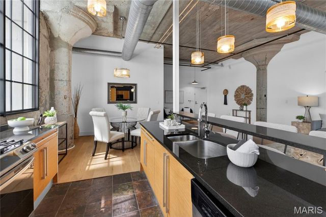 4100 Forest Park Avenue 424, St Louis, MO 63108