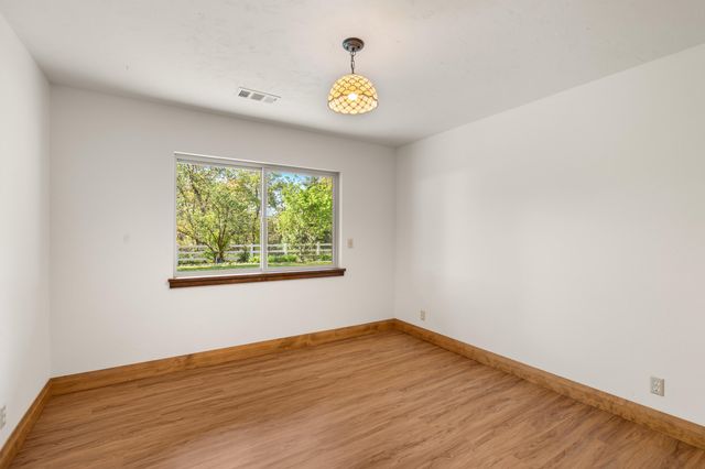 3583 Ross Lane, Central Point, OR 97502
