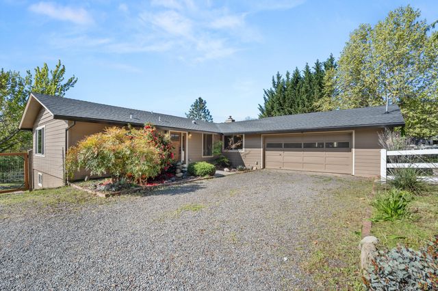 3583 Ross Lane, Central Point, OR 97502