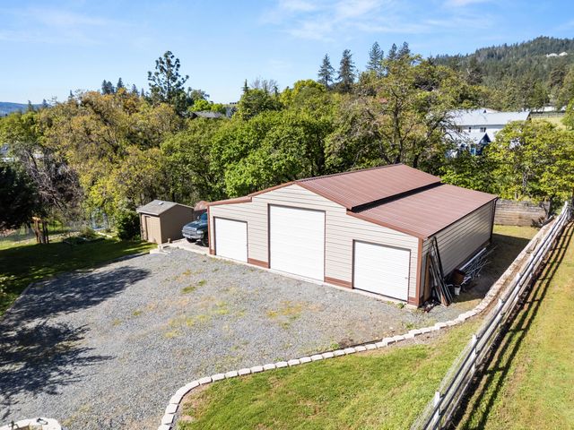 3583 Ross Lane, Central Point, OR 97502
