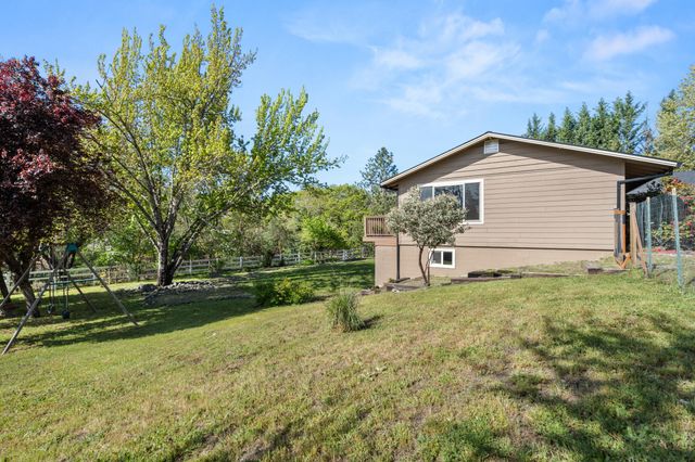 3583 Ross Lane, Central Point, OR 97502