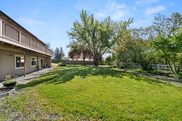 3583 Ross Lane, Central Point, OR 97502