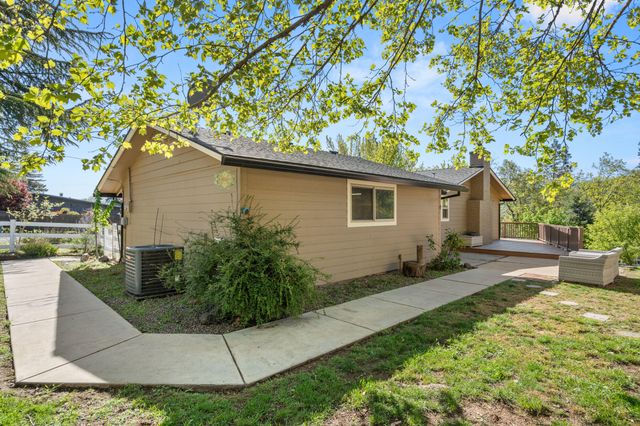 3583 Ross Lane, Central Point, OR 97502