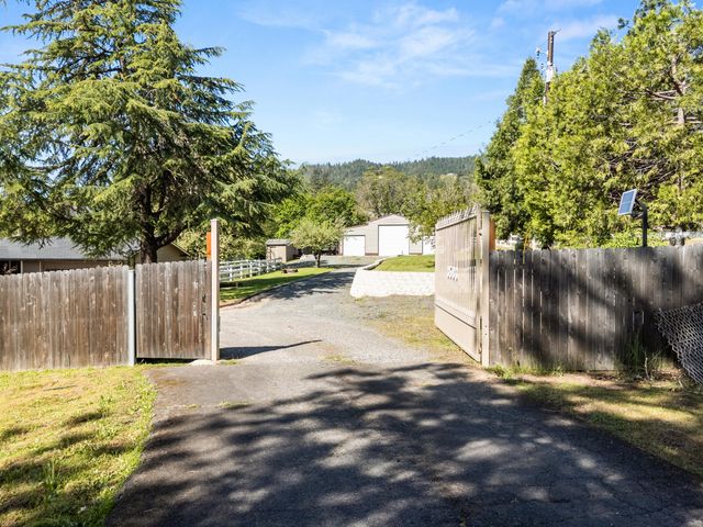 3583 Ross Lane, Central Point, OR 97502