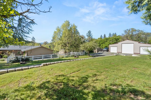 3583 Ross Lane, Central Point, OR 97502