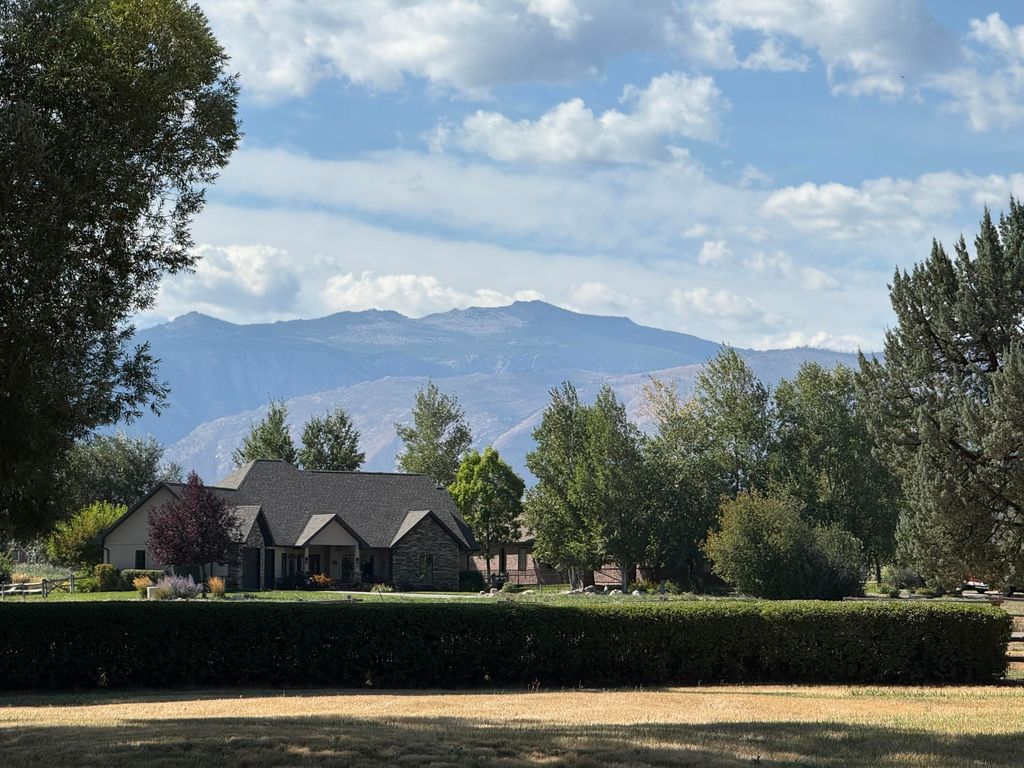 27 Powder Horn Road, Sheridan, WY 82801 photo 2