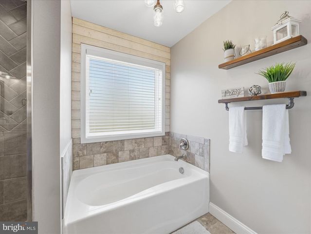 1356 EMILYS CT, Greencastle, PA 17225