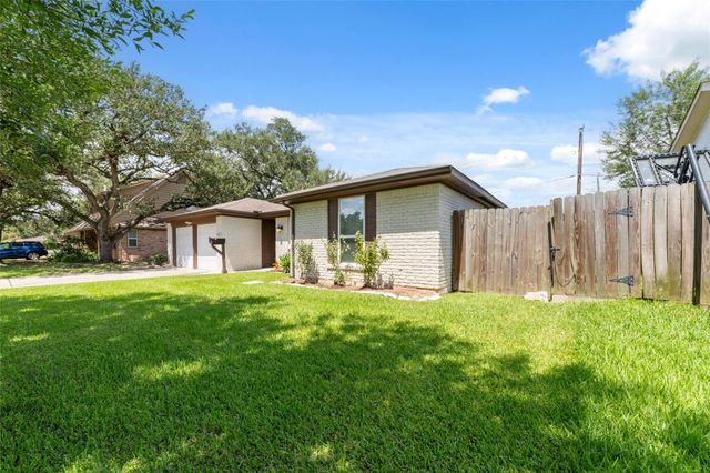 10907 Sageleaf Lane, Houston, TX 77089