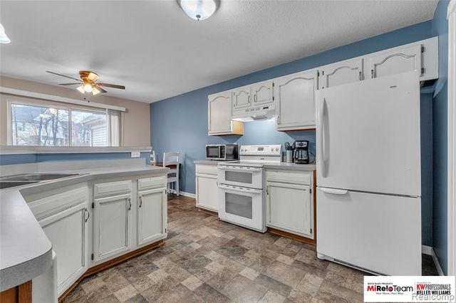 4516 Willow View Court, Howell, MI 48843