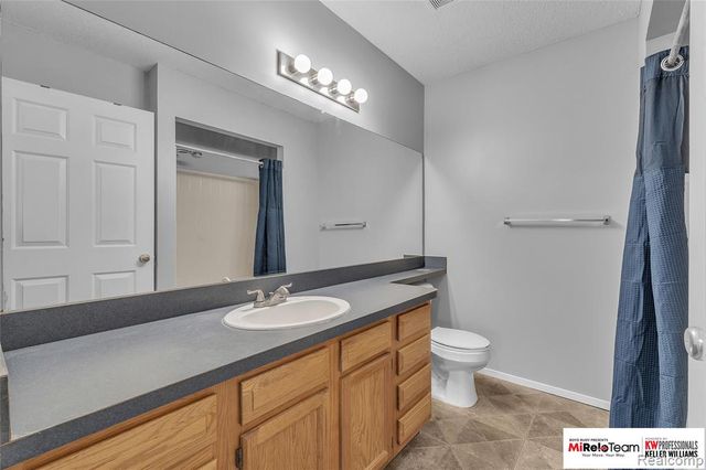 4516 Willow View Court, Howell, MI 48843