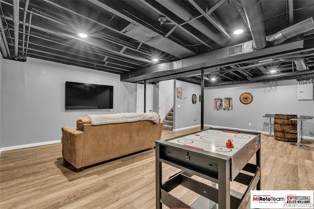 4516 Willow View Court, Howell, MI 48843