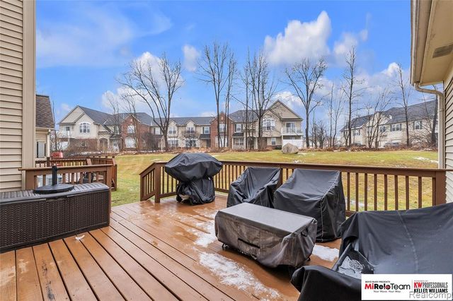 4516 Willow View Court, Howell, MI 48843