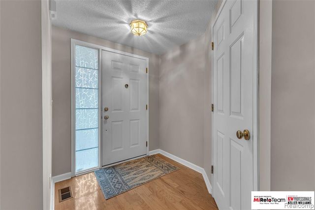 4516 Willow View Court, Howell, MI 48843