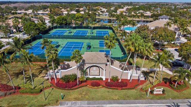 8400 NICHOLLS POINT, West Palm Beach, FL 33411