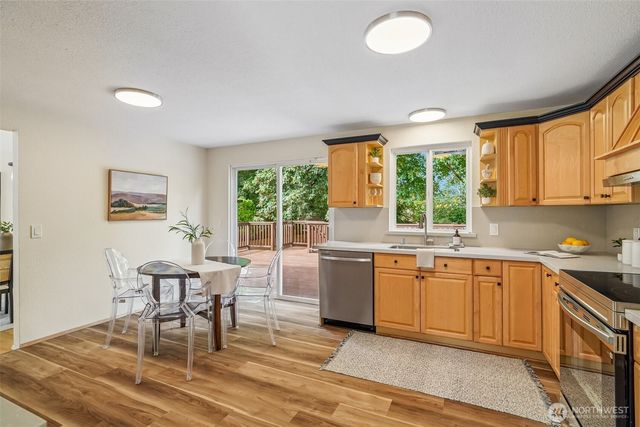 10132 NE 144th Place, Kirkland, WA 98034